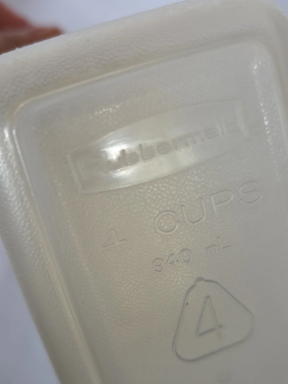 Rubbermaid VTG Servin' Saver Storage Containers 13c/4c/2qt Flip Top Lids